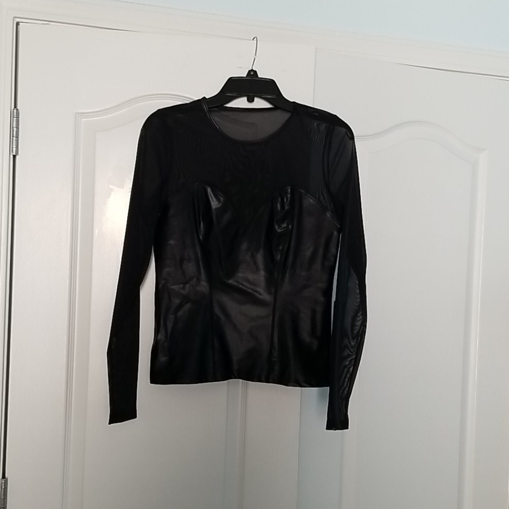 Carbon 38 black top